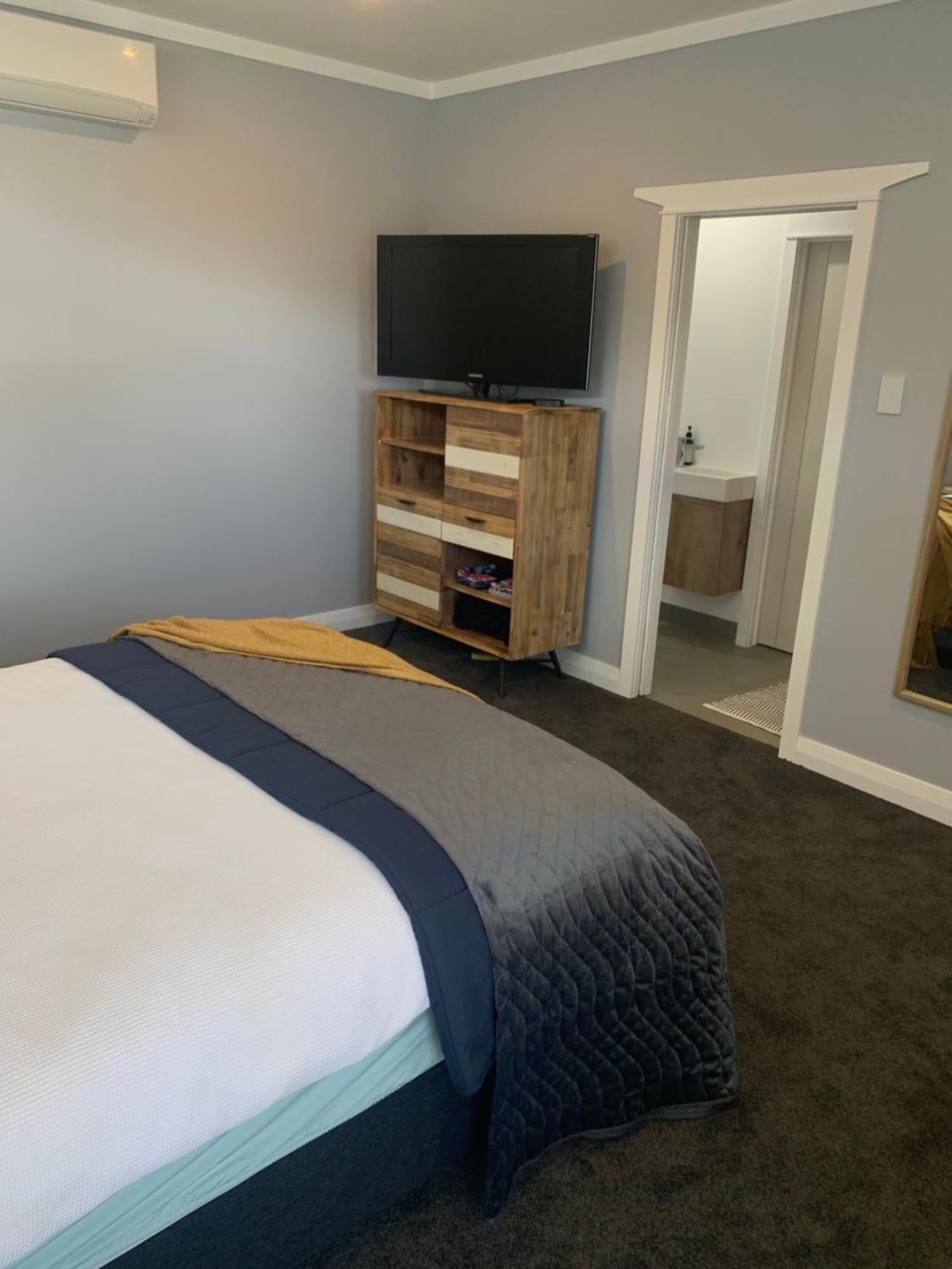 Quiet, Cozy, And Upmarket * Auckland
